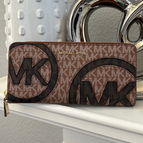 Graphic Logo Continental Wristlet-strap not included - Picture 7 of 14